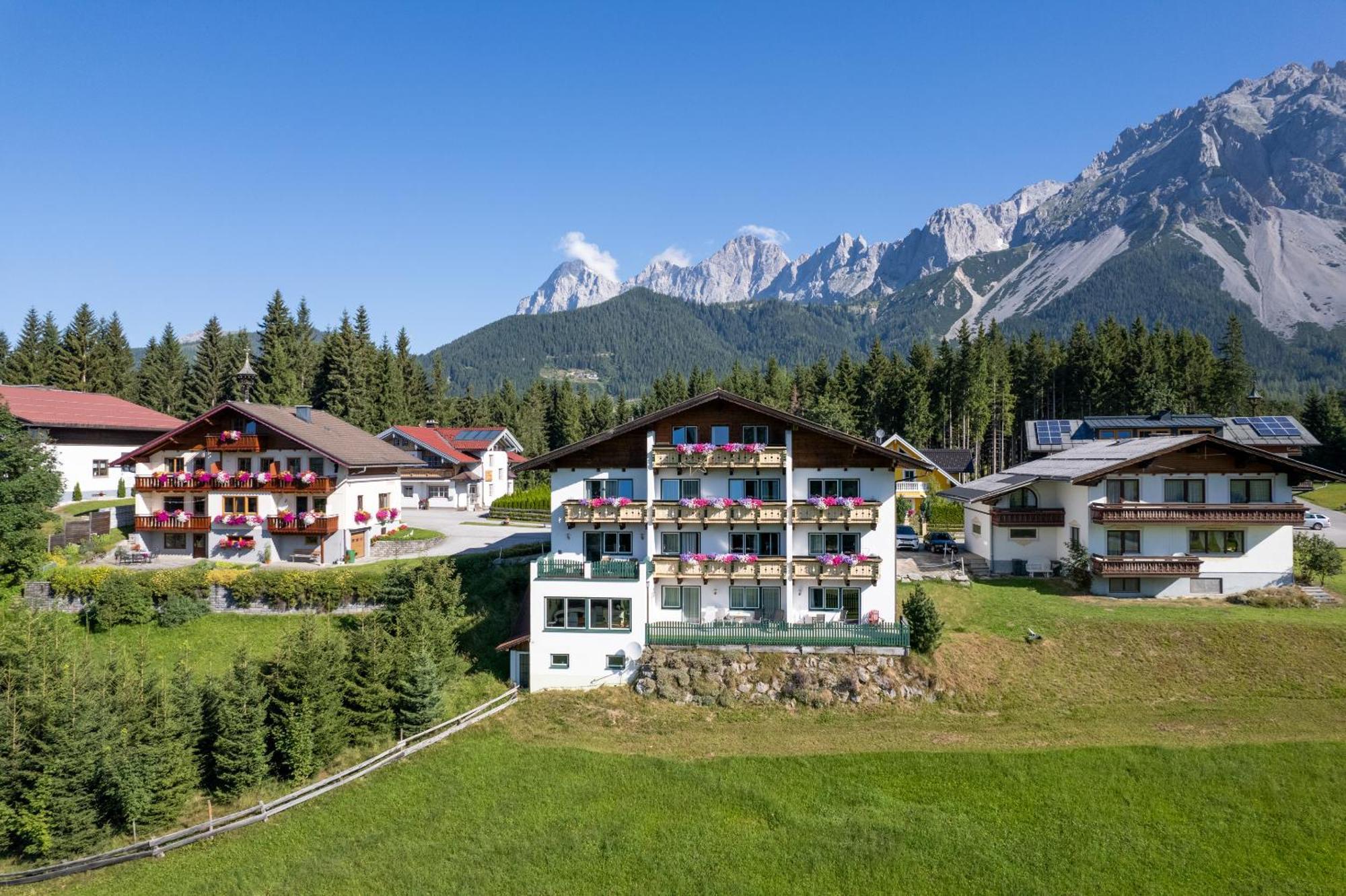 Sunrise Aparthotel 4*